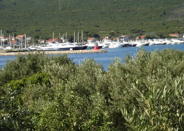 月神公寓 * Sukošan