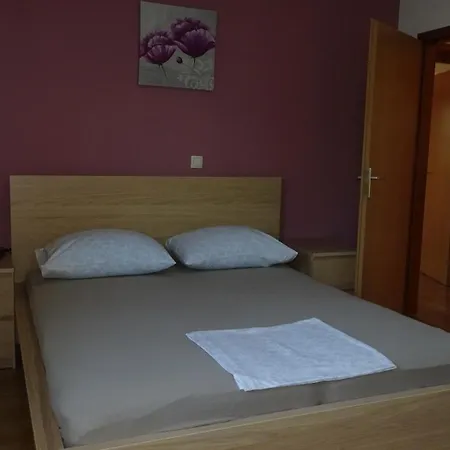 Luna Apartment