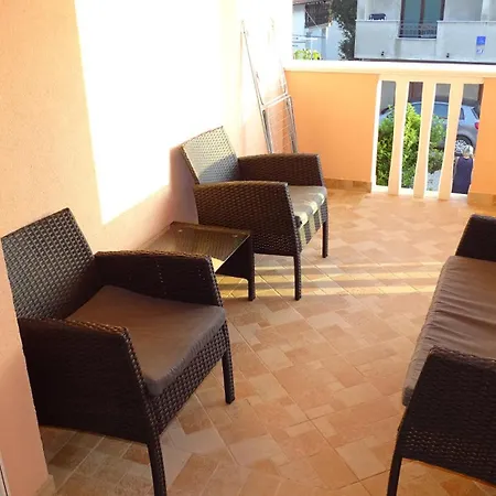 Luna Apartment