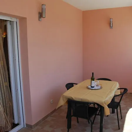 Luna Apartment *