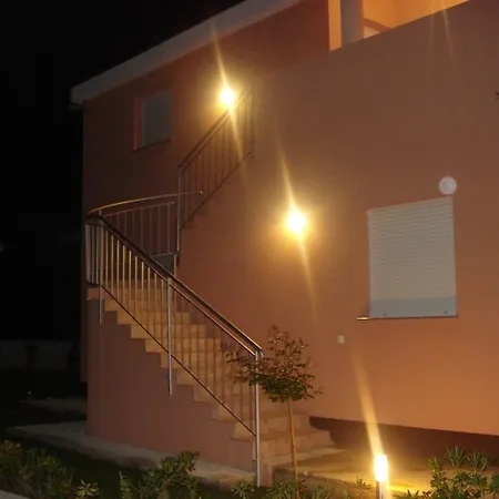 Luna Apartment